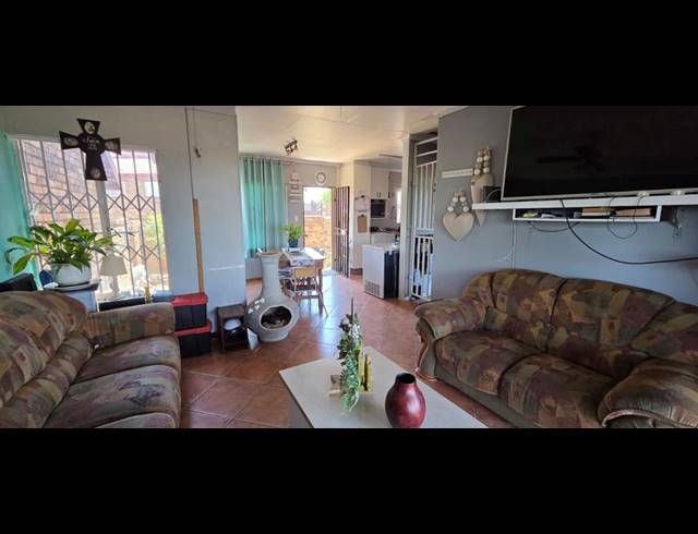 3 BEDROOM CLUSTER FOR SALE IN SOUTH CREST